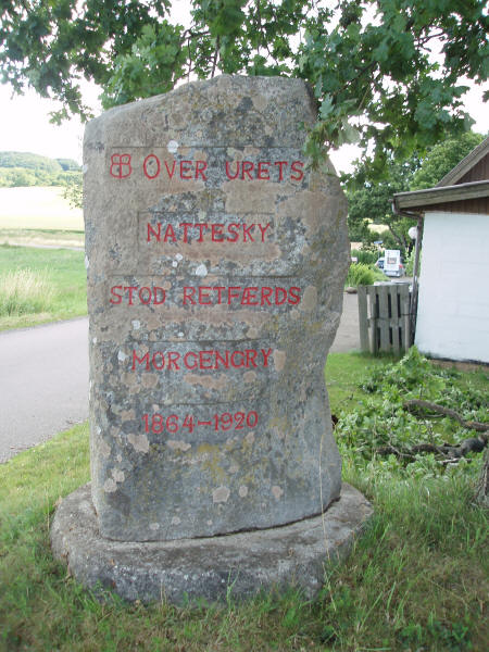 Bagsiden af genforeningsstenen ved Ringkloster, Skanderborg kommune